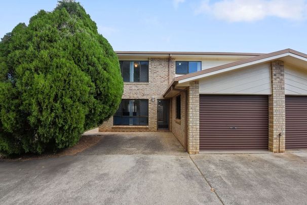 Spacious 2-Storey, 2-Bedroom Brick Unit – Comfort & Convenience! - Photo 1