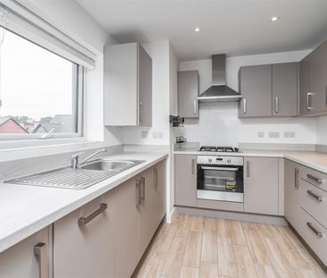 2 bed apartment to rent in Shepherds Green Road, Shirley, B90 - Photo 2