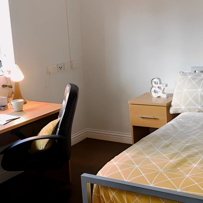 Six bed house (shared) - Photo 1