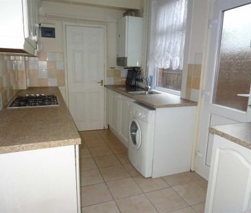 3 bedroom terraced house to rent - Photo 3