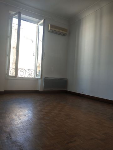 Appartement 3 pièces 63m2 MARSEILLE 6EME 866 euros - Photo 3