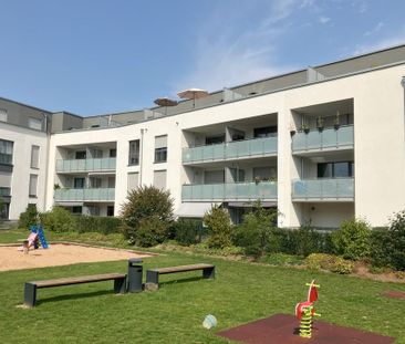 Bei VIVAWEST die Sonnenstrahlen auf dem eigenen Balkon genießen. - Photo 1