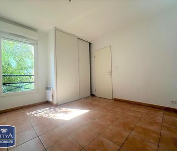 Location Appartement 3 pièces 51m² SORGUES 84700 - Photo 4