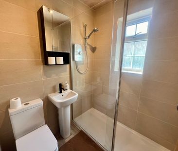 Rochford Crescent, Boston - Photo 5