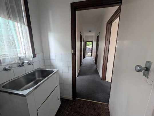 “Spacious two bedroom villa, close to Broadway Shopping Village & Reservoir Train Station” - Photo 1