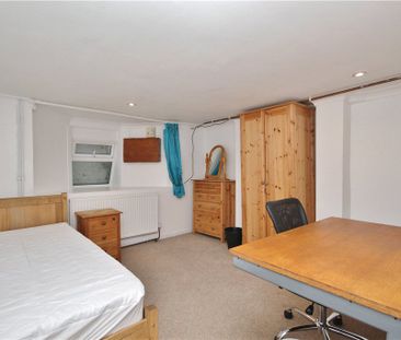 Acacia Road, Guildford, Surrey, GU1 1HL - Photo 4