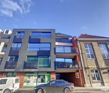 Centraal gelegen appartement met parking - Photo 2