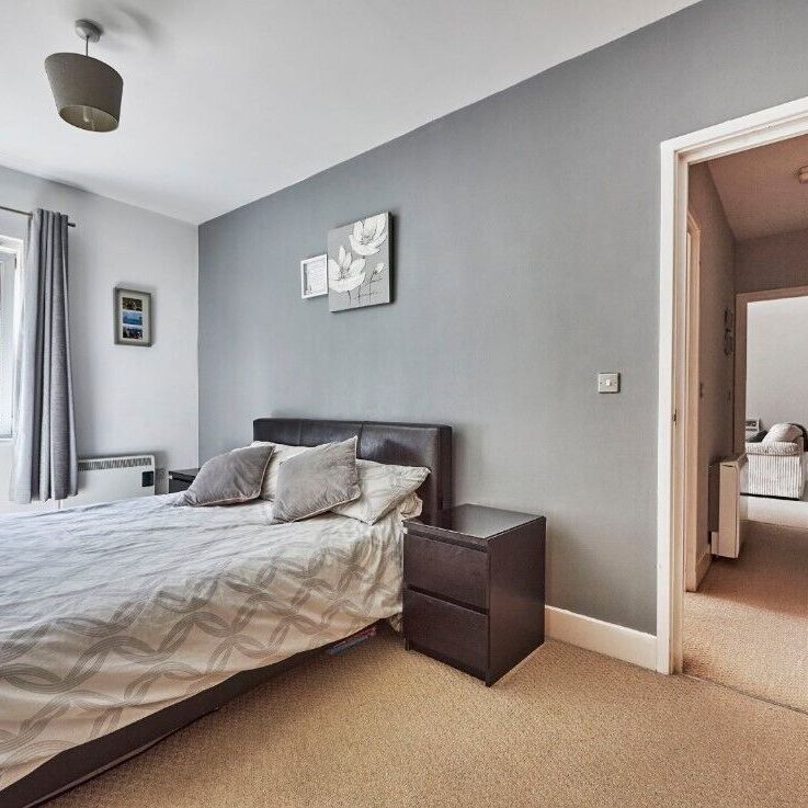 Available unfurnished from 11/11/2025 - Photo 1