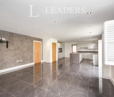 4 bedroom house to rent The Street, Black Notley, Braintree, CM77 - Photo 2