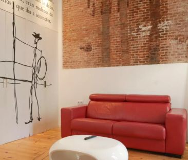 Chic 1-bedroom apartment with AC for rent near Metro in Madrid's historic city center - Photo 6