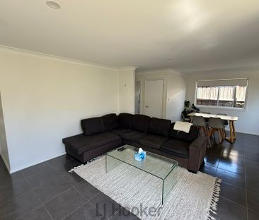 NEAT & TIDY TWO BEDROOM VILLA - Photo 6