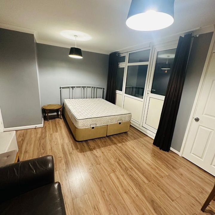Room in a Shared House, Hind Grove, E14 - Photo 1