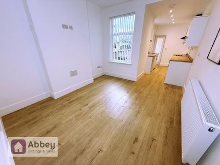 3 bedroom terraced house to rent - Photo 2