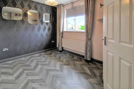 3 bedroom semi-detached house to rent - Photo 2