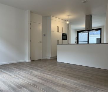 Gerenoveerde stadswoning met 3 kamers en gezellige stadskoer te cen... - Foto 2