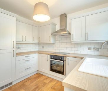 3 bedroom flat to rent - Photo 2