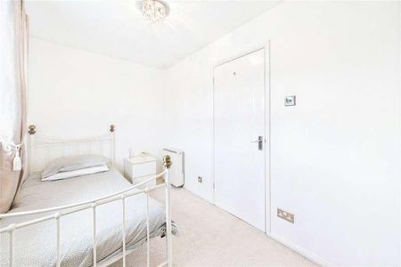 Lyon Close, Maidenbower, Crawley, West Sussex, RH10 - Photo 5