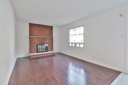 For Lease - 18 Dervock Crescent, Toronto, Ontario - Photo 5