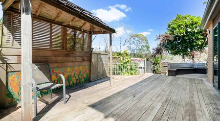 4 Bedroom Home - Glenfield - Photo 2