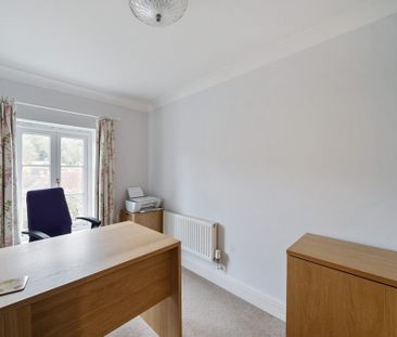 4 Bedroom House - Eastgate Street, Winchester - Photo 1