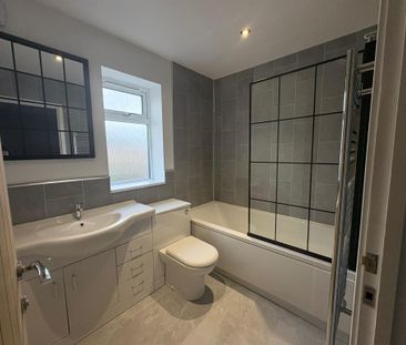 3 bedroom semi-detached house to rent - Photo 6