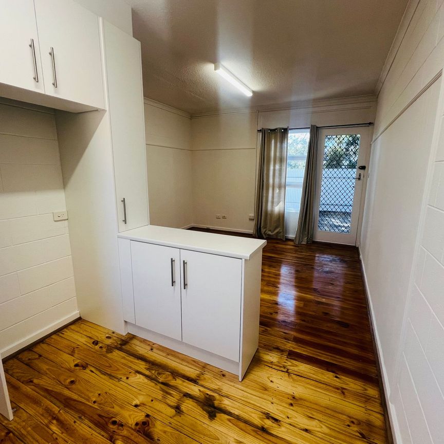 One Bedroom Cutie! - Photo 1