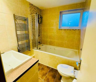 3 bedroom end of terrace house to rent - Photo 3