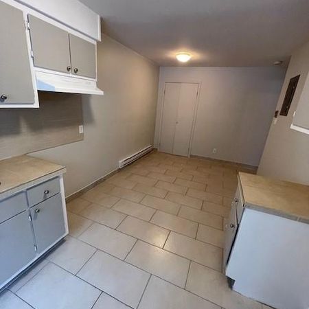 2 1/2 a louer propre et tranquille - Photo 4