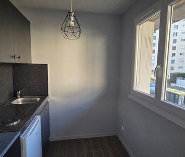 Location Appartement 1 pièce 27m² ORLEANS 45000 - Photo 1