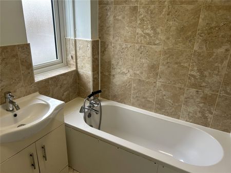 Victoria House, 1 Victoria Place, Epsom, Surrey, KT17 1BX - Photo 5