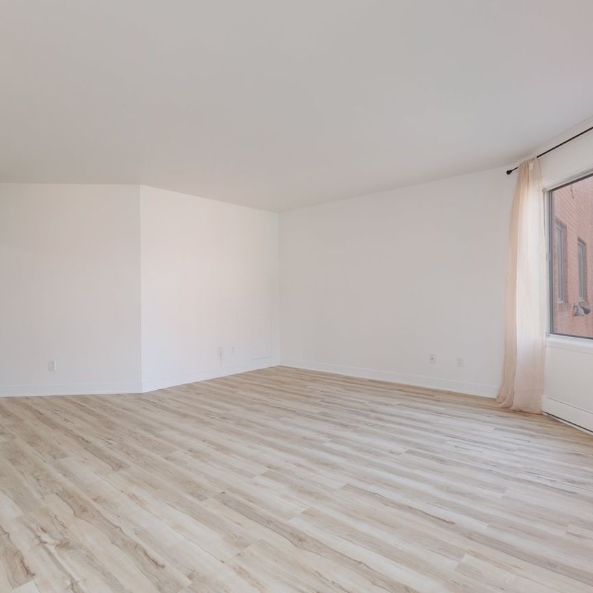 1350 Rue Hyman, apt. 201 - Photo 1