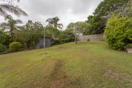 32 Kanumbra Street, Coorparoo. - Photo 2