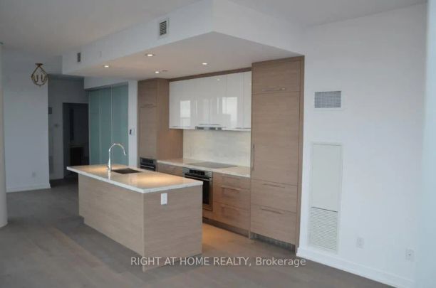 488 University Avenue #4416 - Photo 1