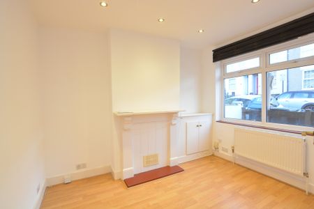 Lovely Two Bedroom House to Rent in Croydon Town Centre - Photo 3