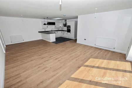 3 bedroom detached bungalow to rent - Photo 3