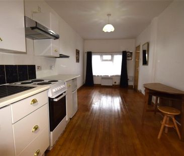 Studio to rent - Photo 5