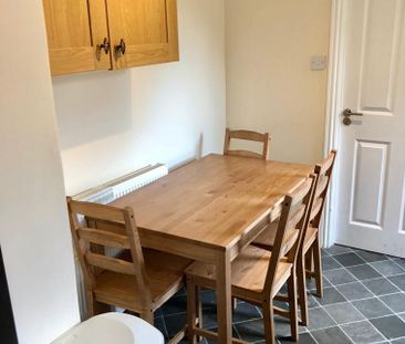 Houseshare on quiet street near Farnborough Mainline Station - Photo 3