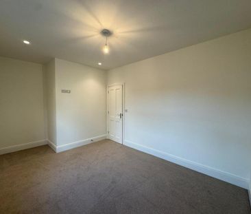 3 bedroom end of terrace house to rent - Photo 4