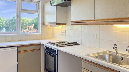 1 bedroom flat to rent - Photo 5