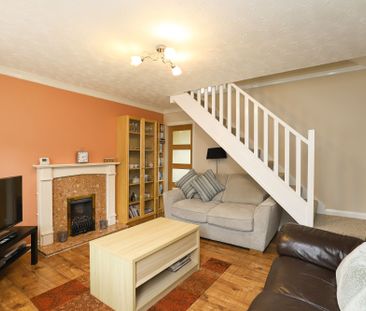 2 bedroom Semi-Detached House to rent - Photo 1