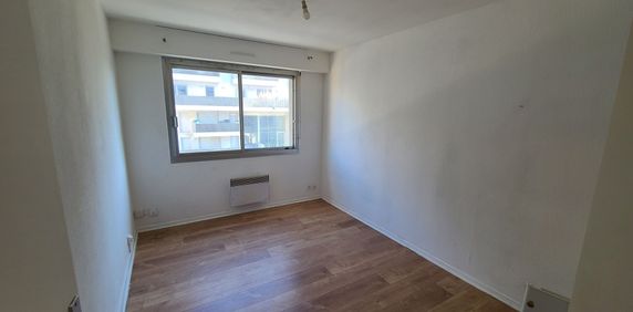 Appartement 1 pièces 17m2 MARSEILLE 1ER 421 euros - Photo 2