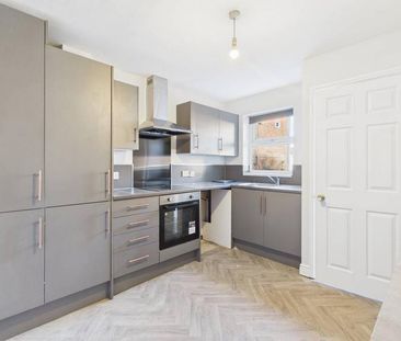 2 bedroom semi-detached house to rent - Photo 6