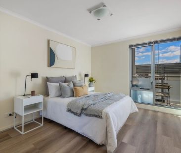 Inner-City Excellence with a Westside Address! - Photo 4