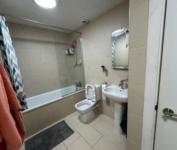 Flat, Goodmayes House -, Goodmayes Road, Ilford, London - Photo 2