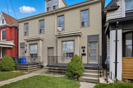 For Lease - 298 Emerald Street, Hamilton, Ontario - Photo 2