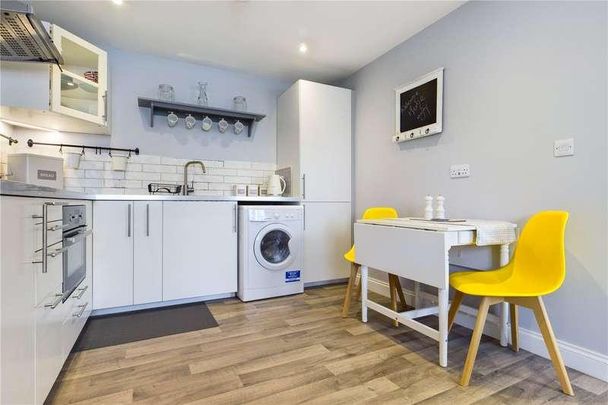 Hollycroft, Ashford Hill, Thatcham, Hampshire, RG19 - Photo 1