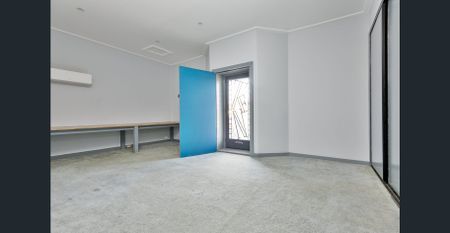 10 Williamstown Road, Kingsville, Vic 3012 - Photo 5