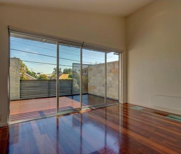 South Yarra - Photo 6