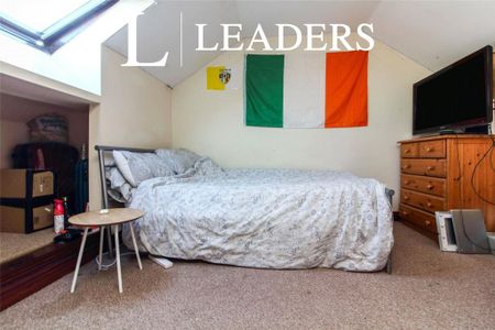 5 bedroom terraced house to rent - Photo 4