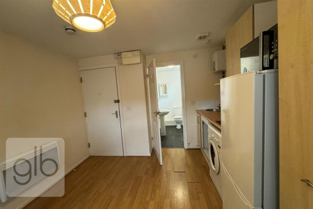 Studio to rent - Photo 5